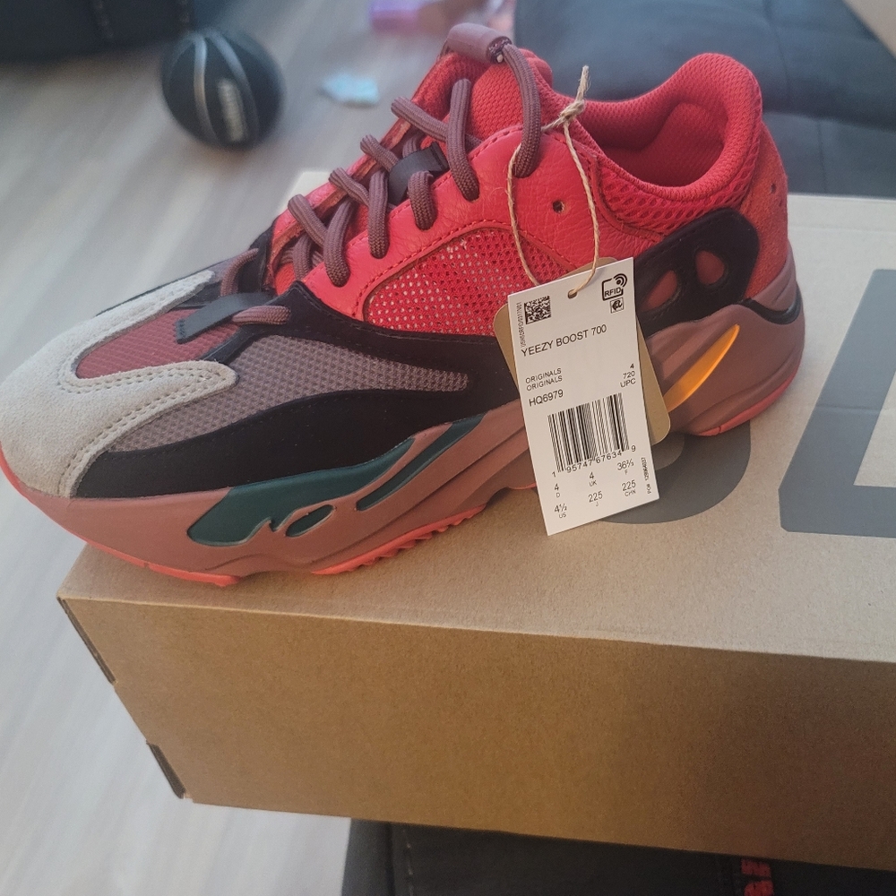 Yeezy Boost 700 Hi-Res Red